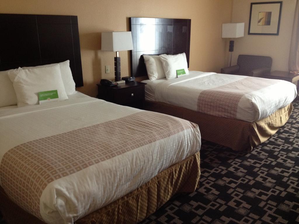 La Quinta Inn And Suites Joshua Quarto foto